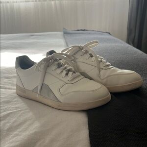 Everlane The ReLeather Court Sneakers Off White Gray